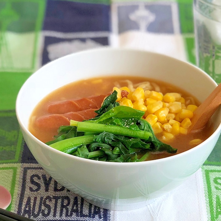 ウインナーとガーリックパウダーが決め手味噌ラーメン